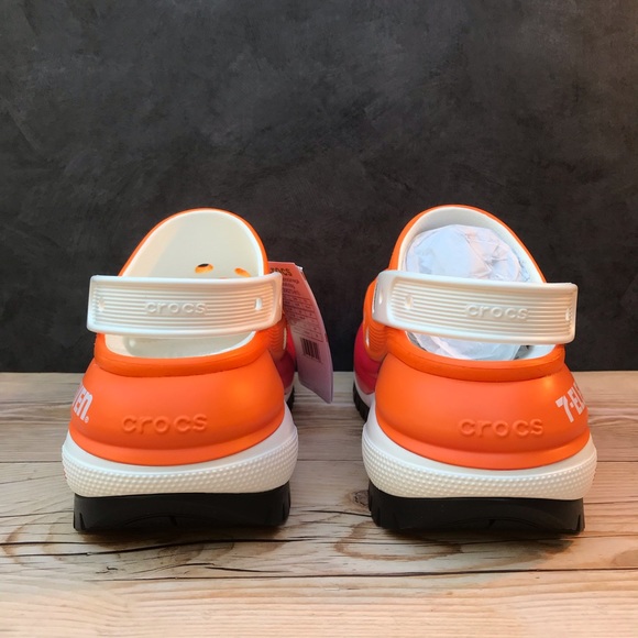 7-Eleven X Crocs Mega Crush Clog - Picture 9 of 16